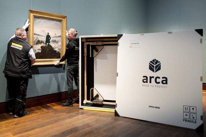 Wanderer above the Sea of Fog in front of arca picture crate